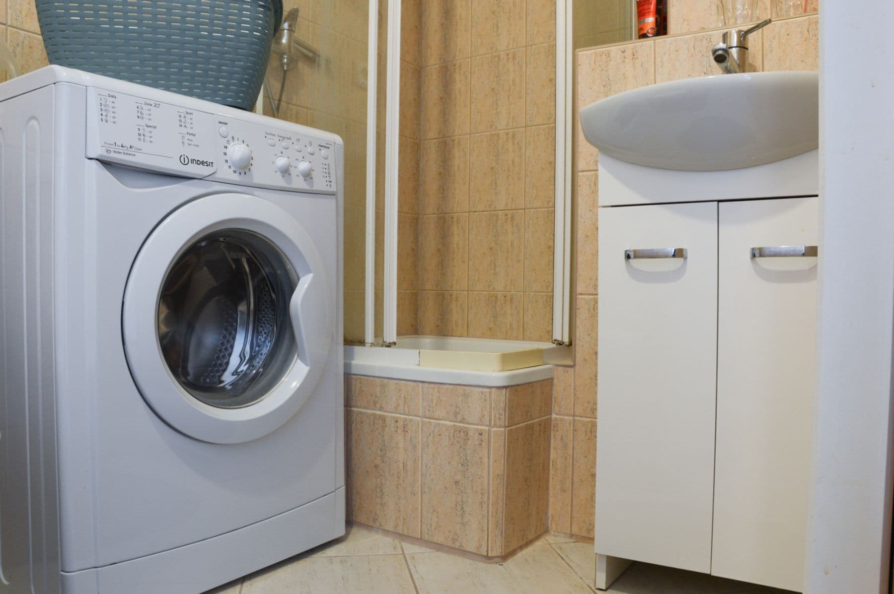Pronájem bytu  24 m², Novobanská, Petržalka, Bratislavský kraj