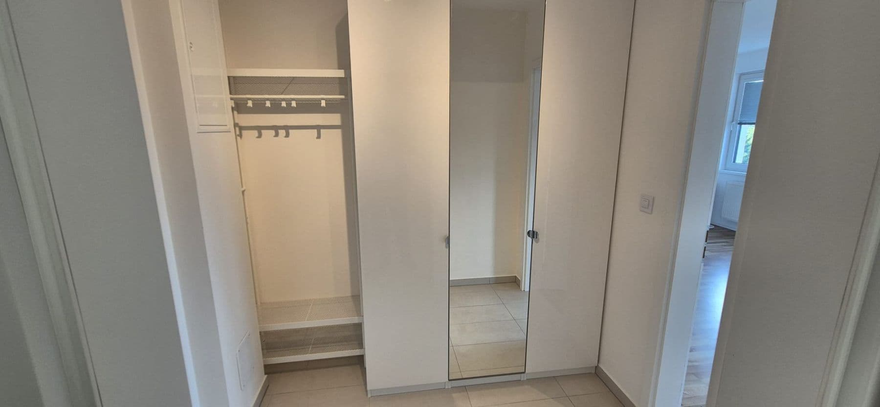 Pronájem bytu  45 m², Zvěřinova, Praha, Praha