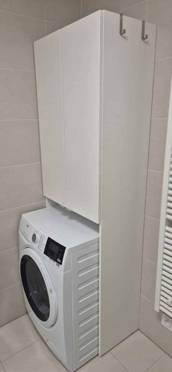 Pronájem bytu  45 m², Zvěřinova, Praha, Praha