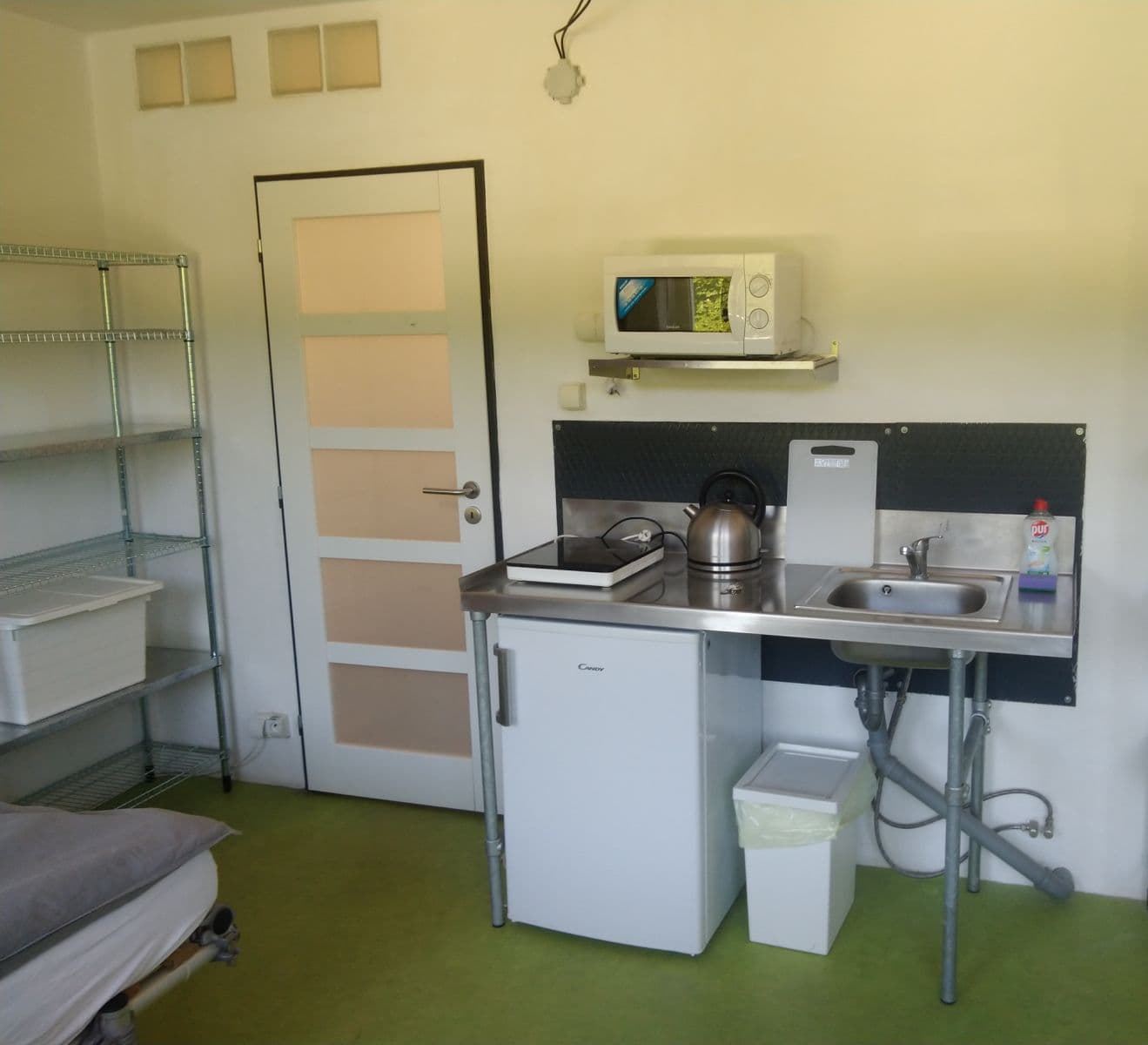 Pronájem bytu  19 m², Ďáblická, Praha, Praha