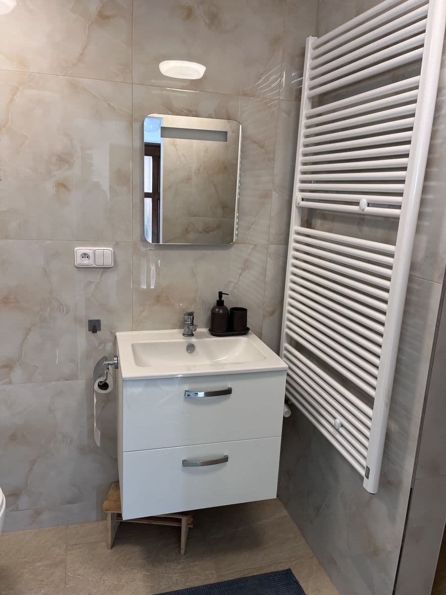 Pronájem bytu  38 m², Babice  Rehenice, Řehenice, Středočeský kraj
