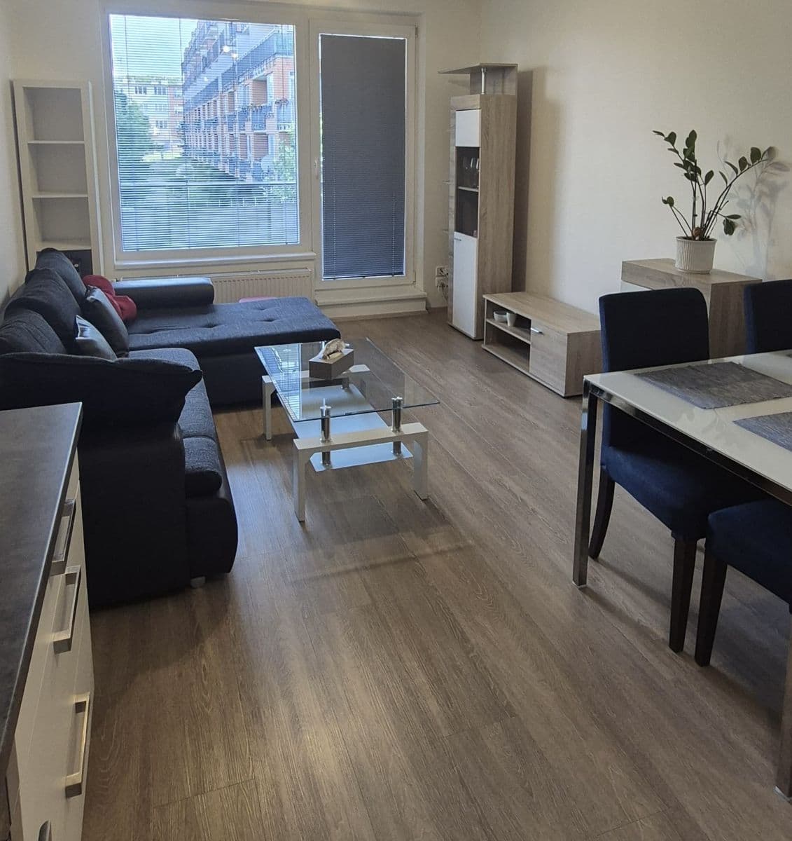Pronájem bytu  52 m², Pod Harfou, Praha, Praha