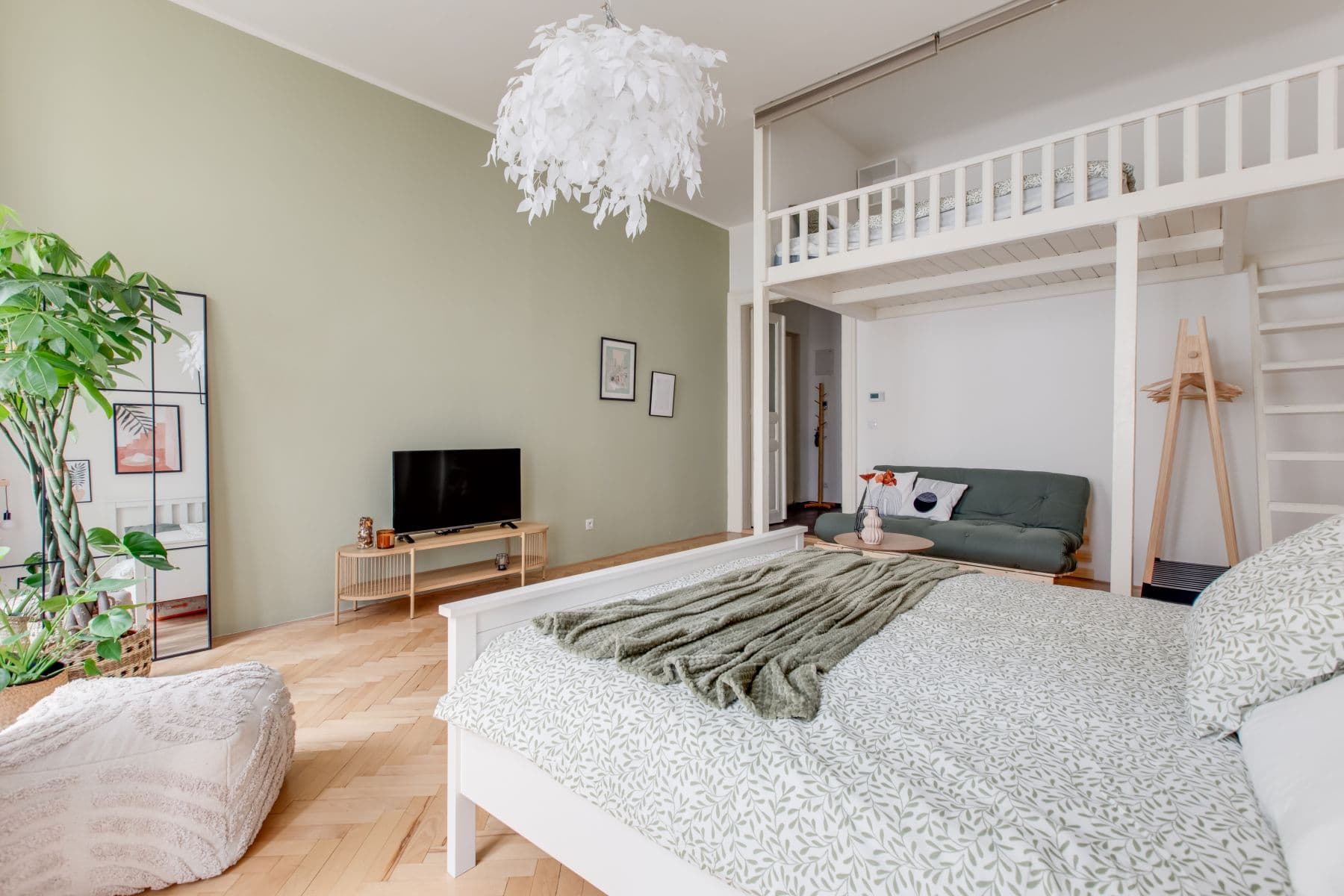 Pronájem bytu  65 m², Legerova, Praha, Praha