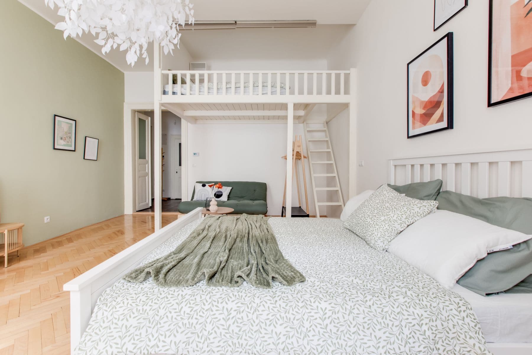 Pronájem bytu  65 m², Legerova, Praha, Praha