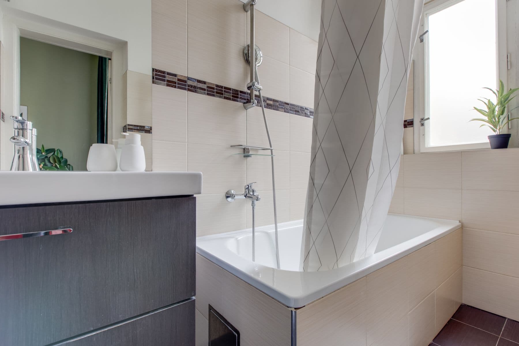 Pronájem bytu  65 m², Legerova, Praha, Praha