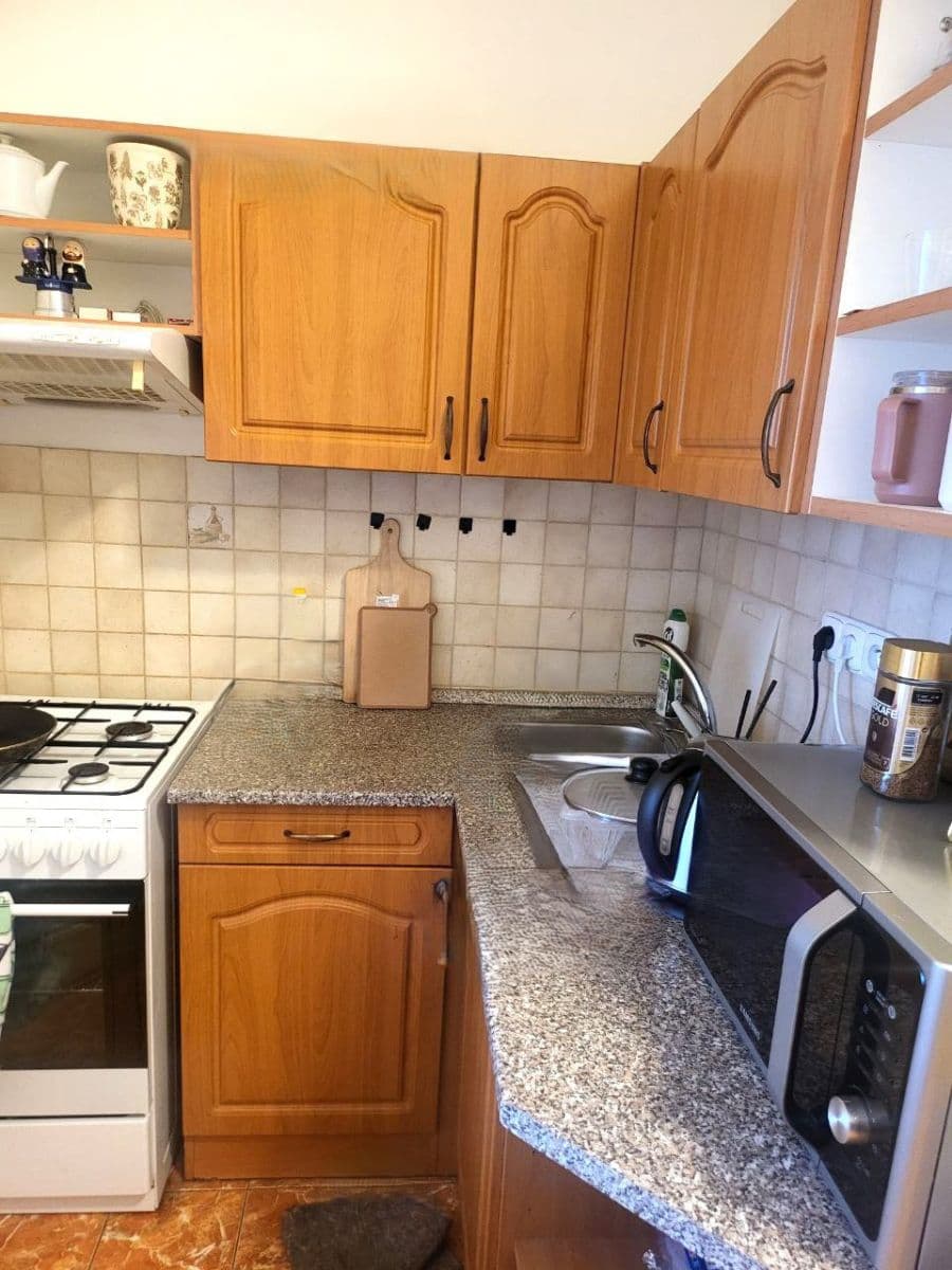 Pronájem bytu  54 m², Poupětova, Praha, Praha