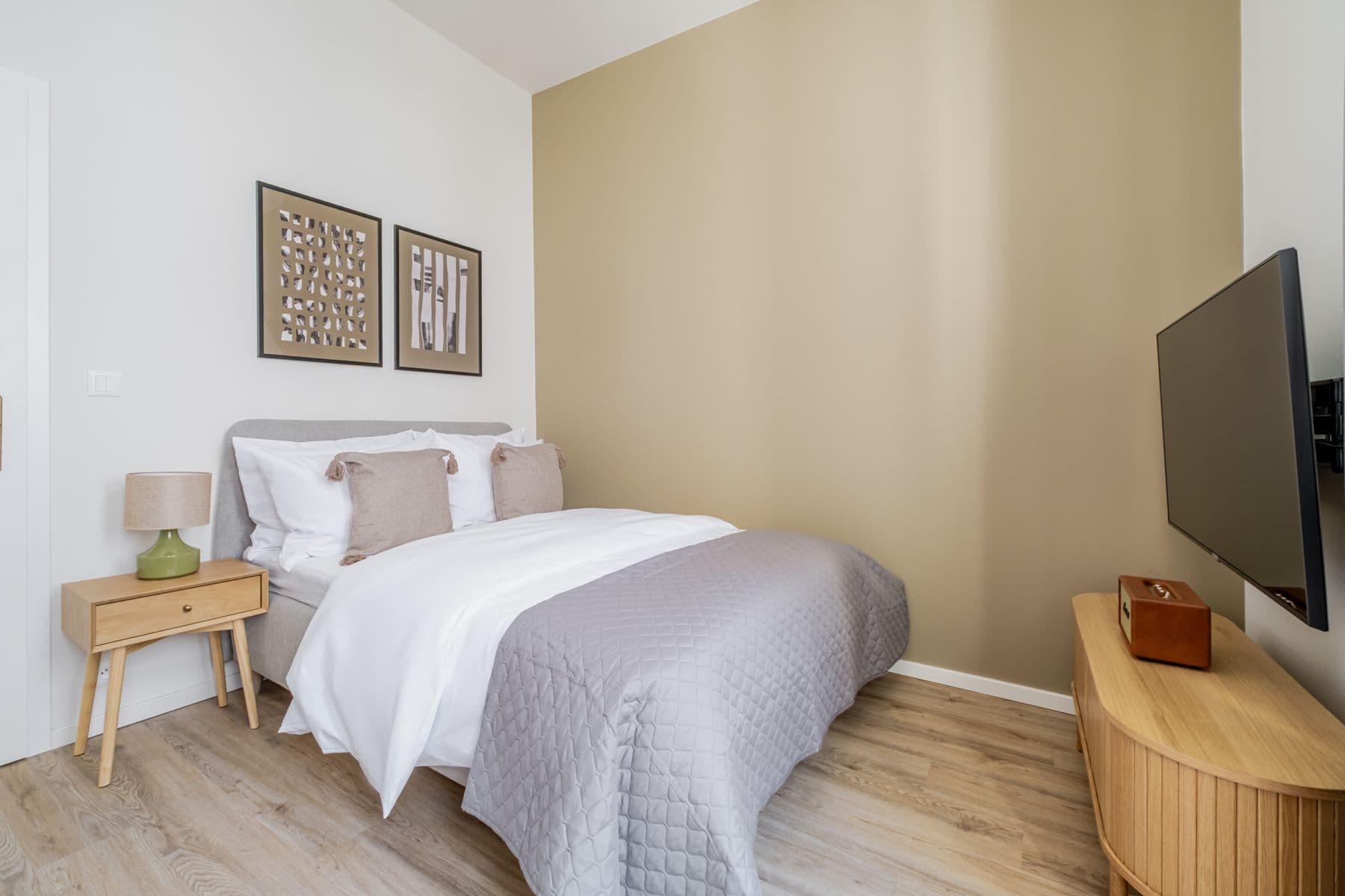 Pronájem bytu  28 m², Veletržní, Praha, Praha