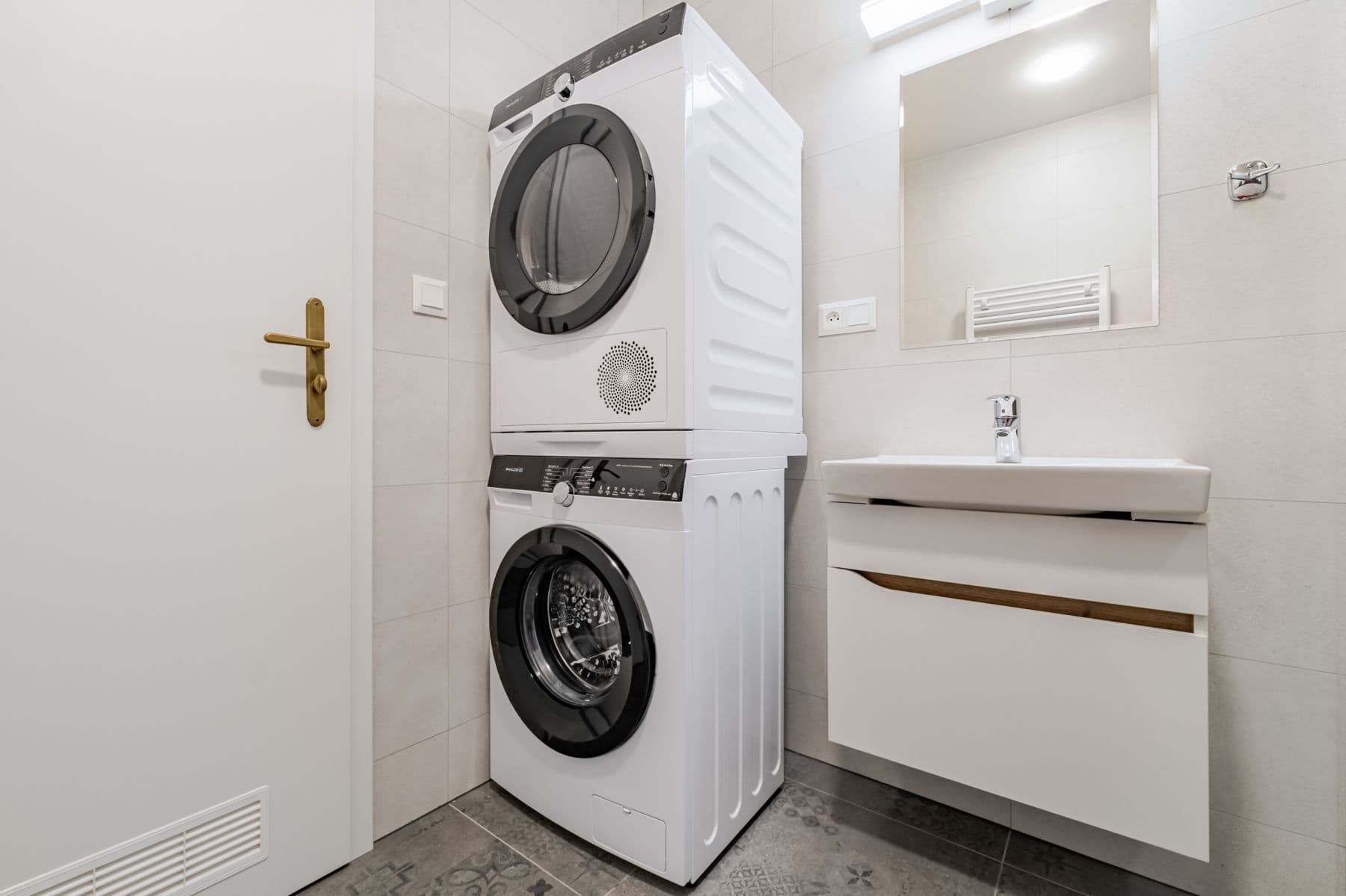 Pronájem bytu  31 m², Veletržní, Praha, Praha
