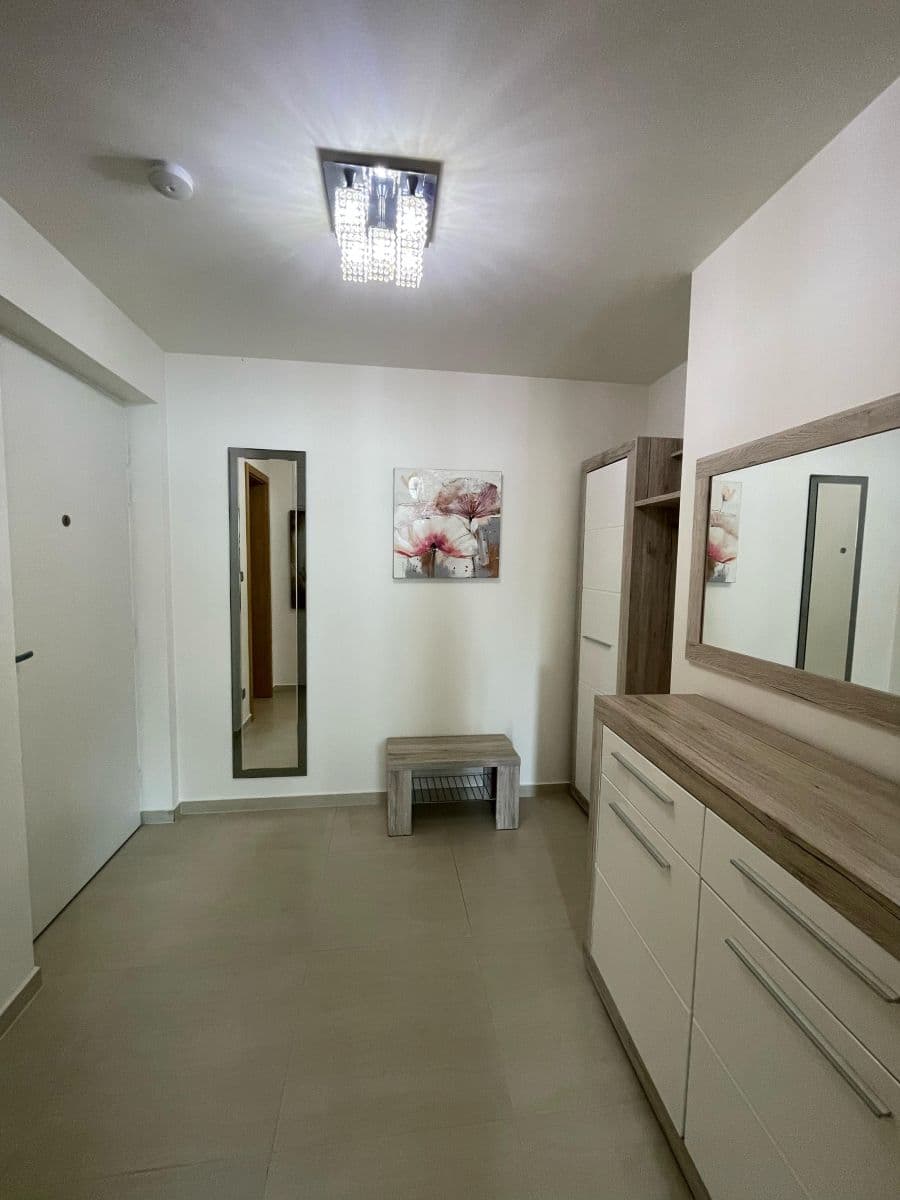 Pronájem bytu  49 m², U Okrouhlíku c, Praha, Praha