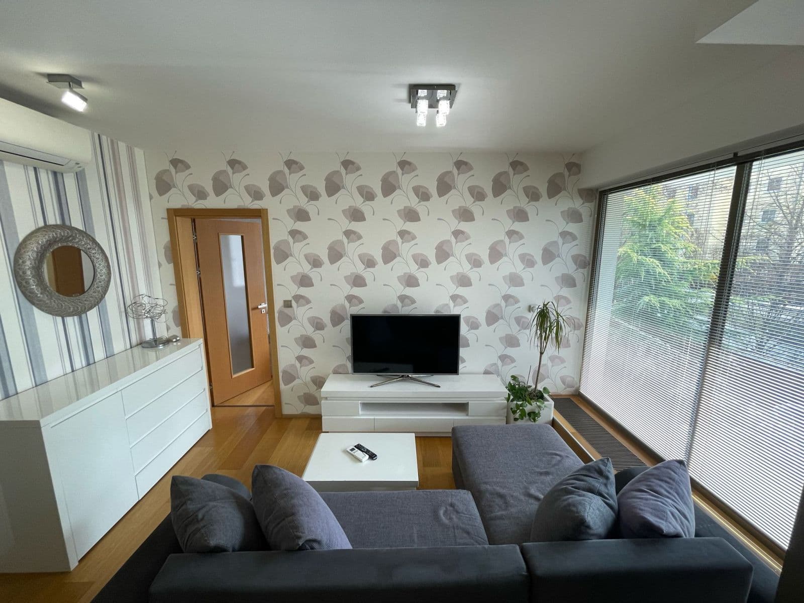 Pronájem bytu  49 m², U Okrouhlíku c, Praha, Praha