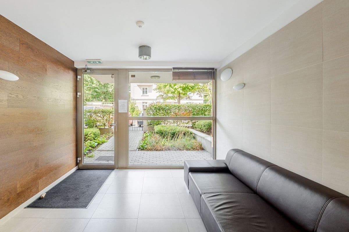 Pronájem bytu  49 m², U Okrouhlíku c, Praha, Praha