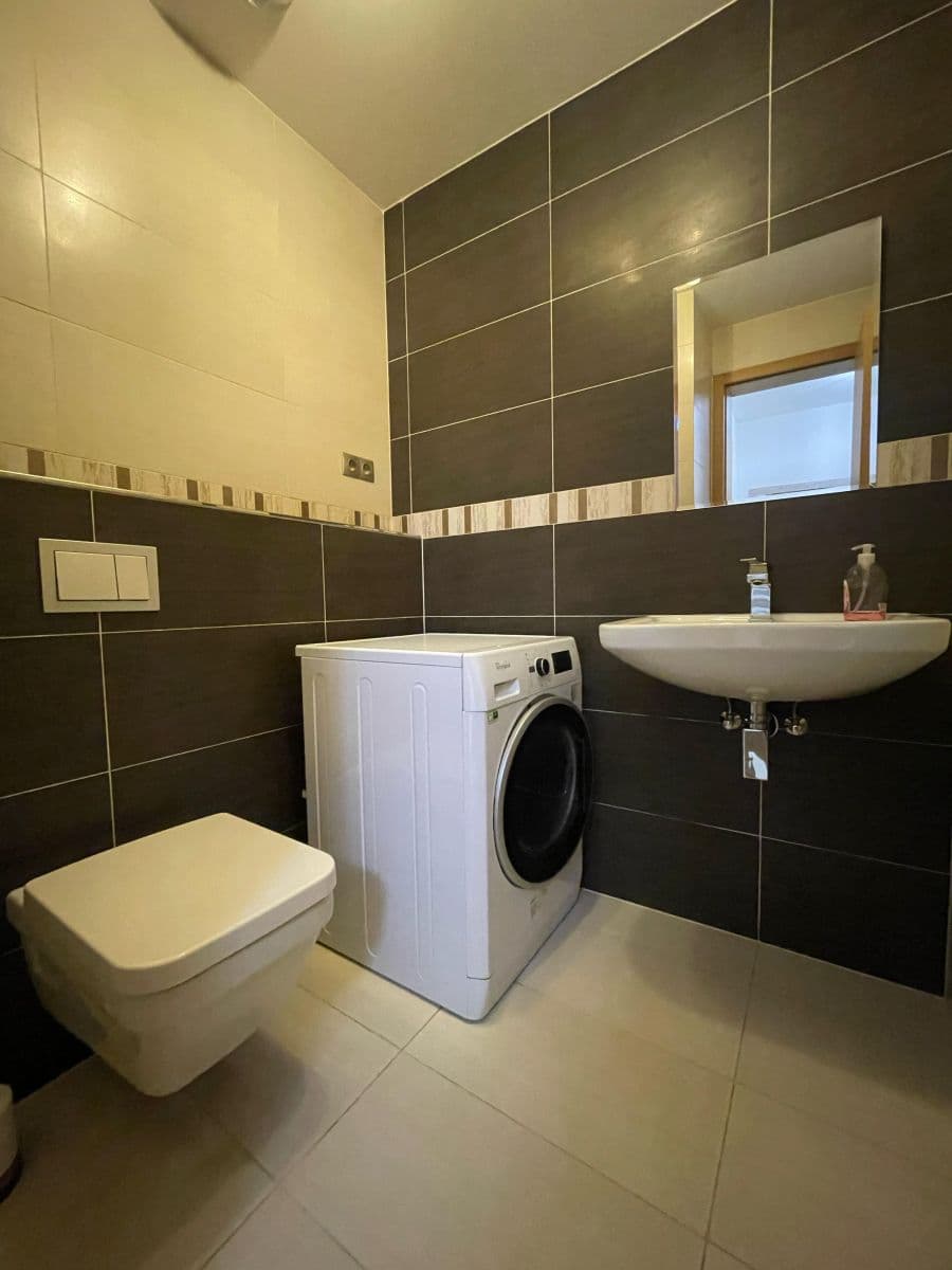 Pronájem bytu  49 m², U Okrouhlíku c, Praha, Praha