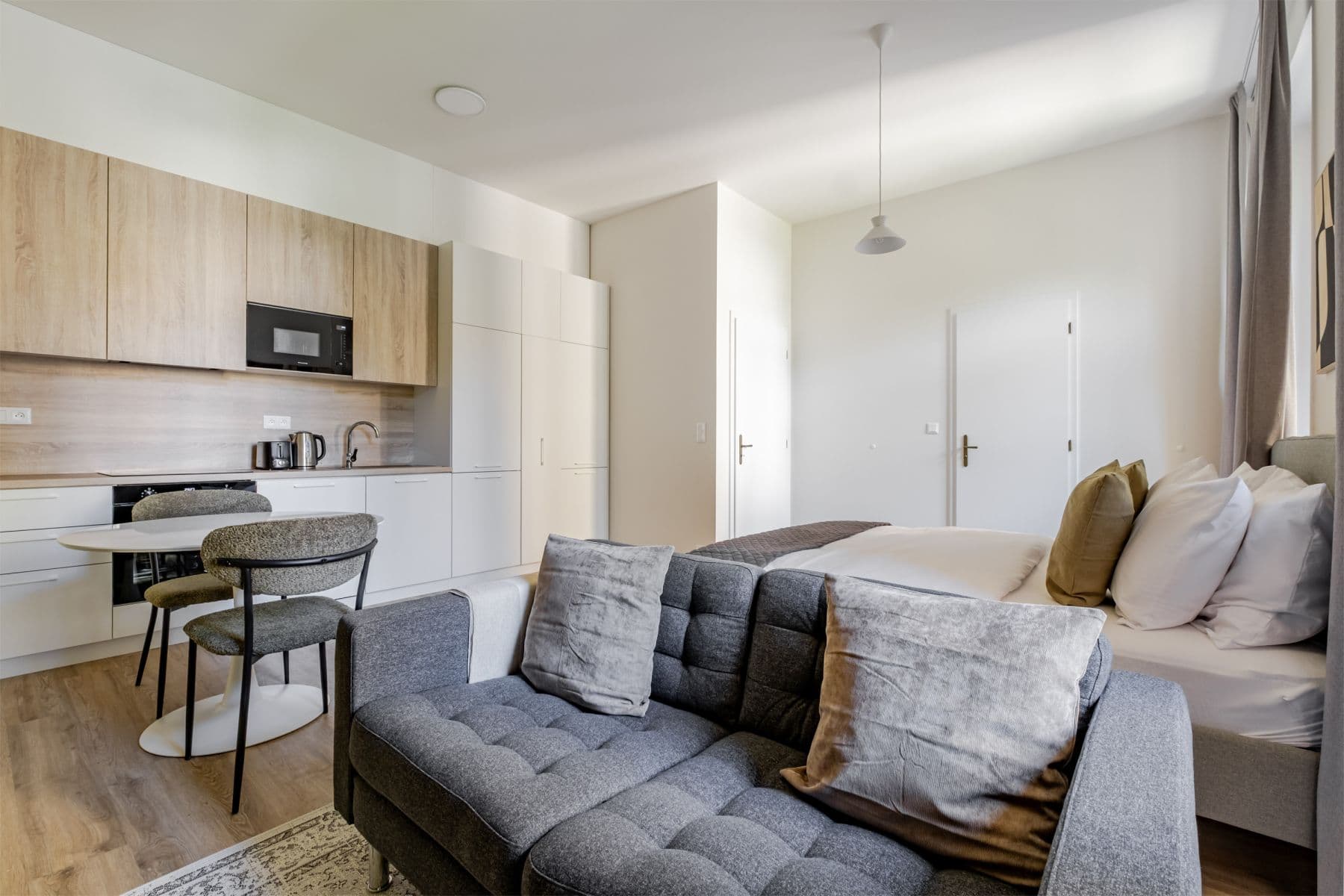 Pronájem bytu  37 m², Veletržní, Praha, Praha