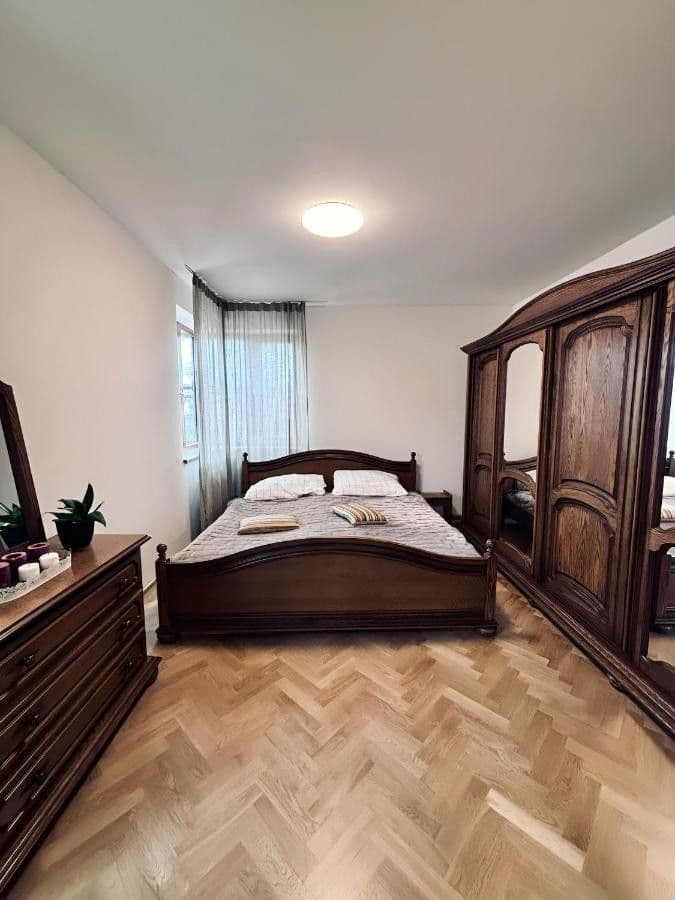Pronájem bytu  112 m², Do Chuchle, Praha, Praha