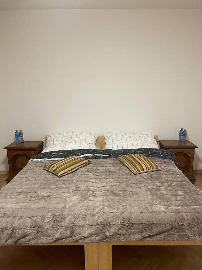 Pronájem bytu  112 m², Do Chuchle, Praha, Praha