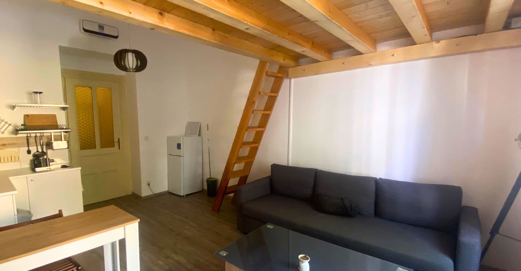 Pronájem bytu  19 m², Lucemburská, Praha, Praha