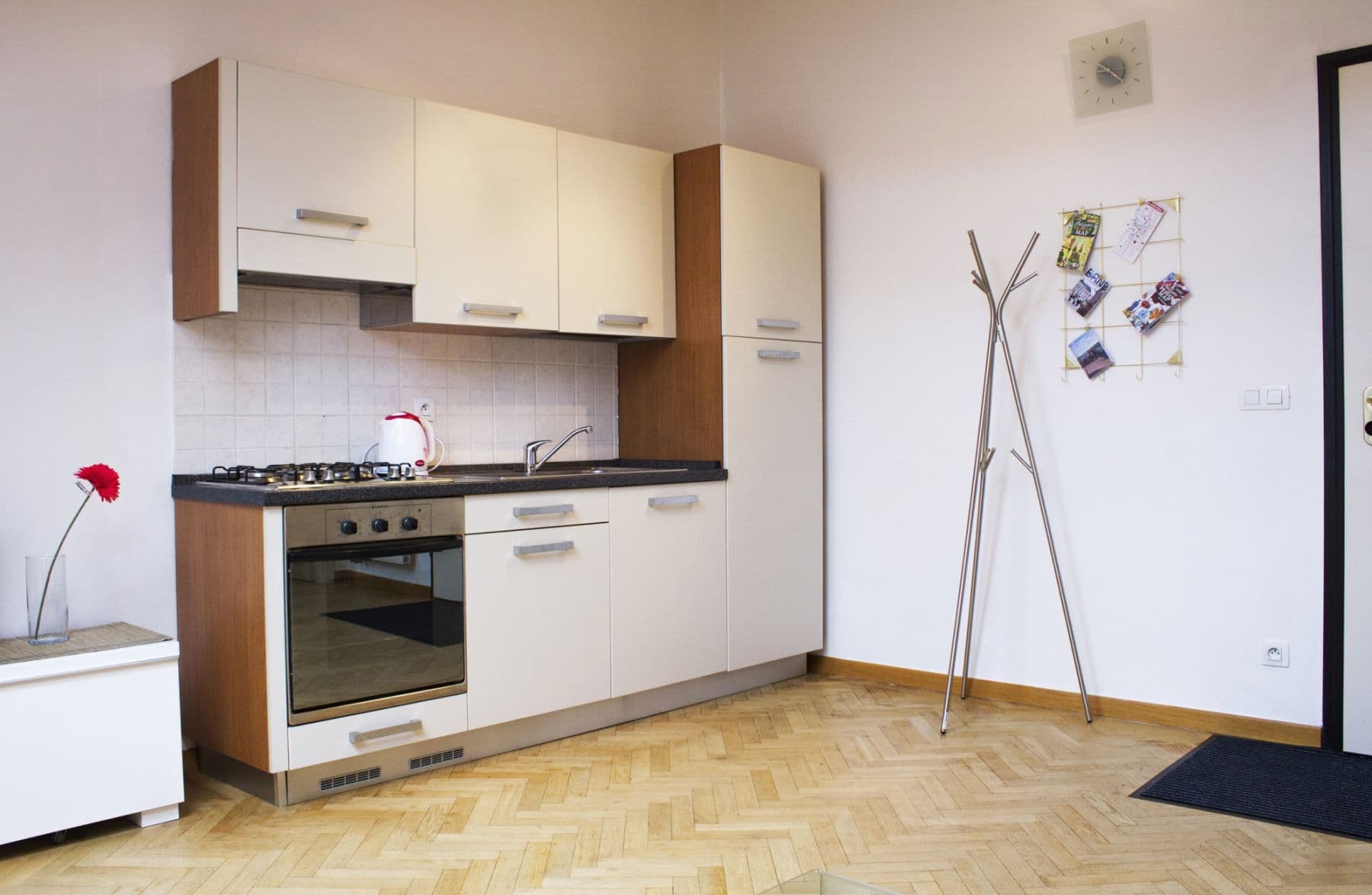 Pronájem bytu  43 m², Tyršova, Praha, Praha