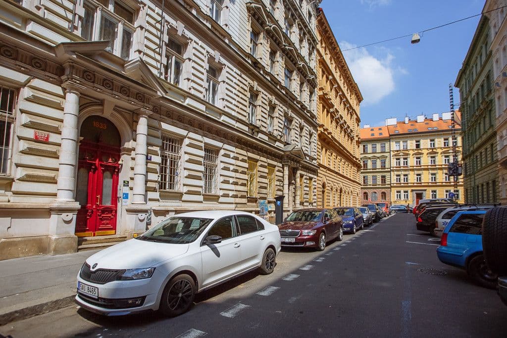 Pronájem bytu  43 m², Tyršova, Praha, Praha