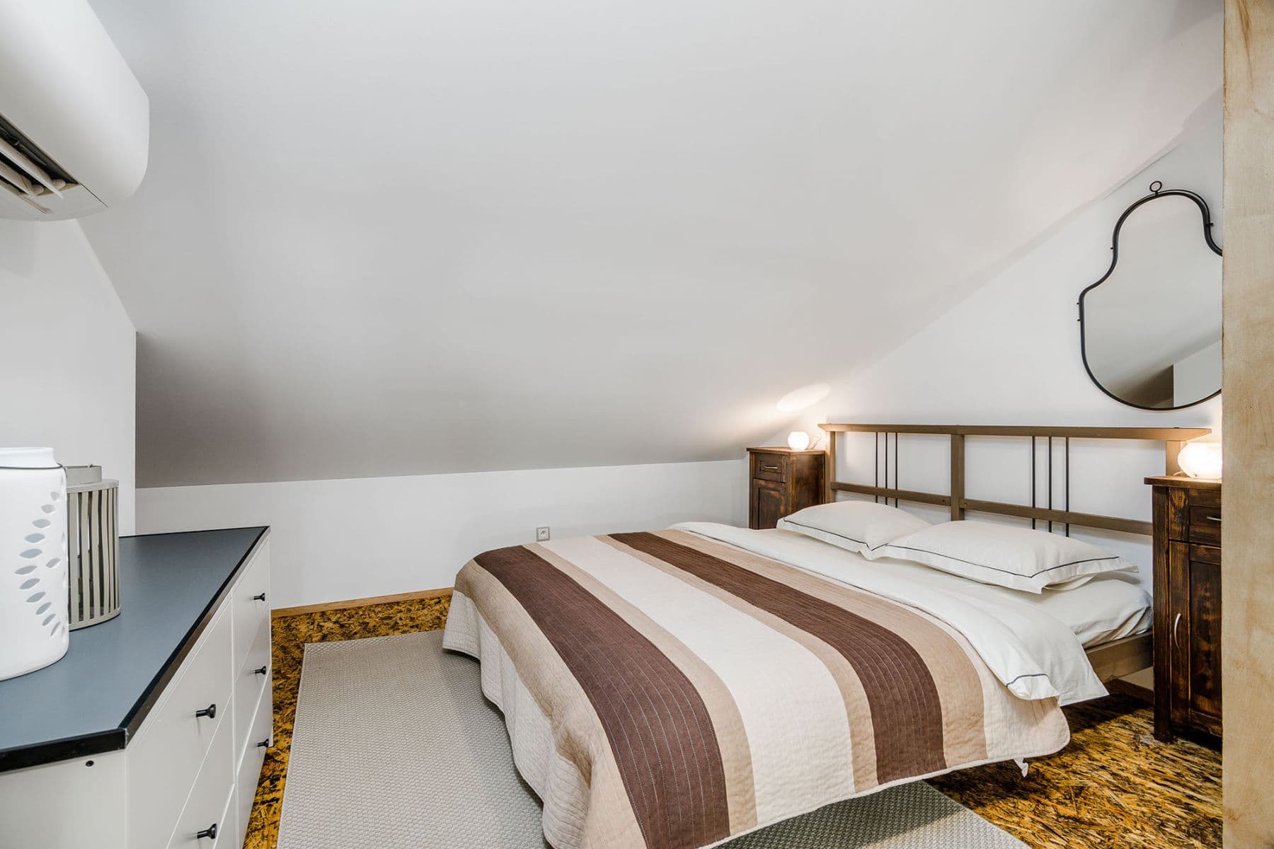 Pronájem bytu  45 m², Na Zámecké, Praha, Praha
