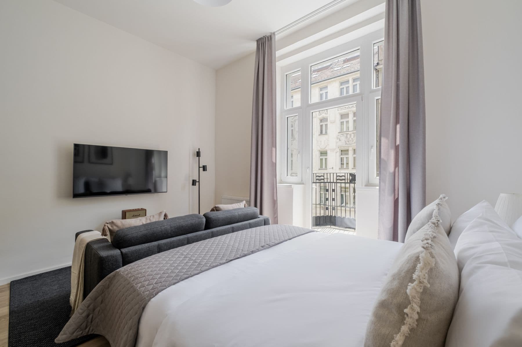 Pronájem bytu  31 m², Veletržní, Praha, Praha