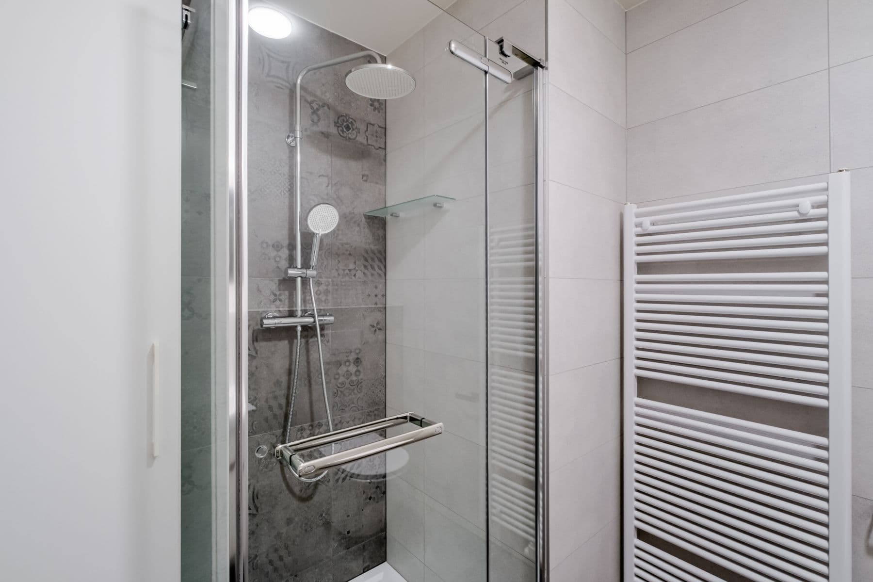 Pronájem bytu  45 m², Veletržní, Praha, Praha