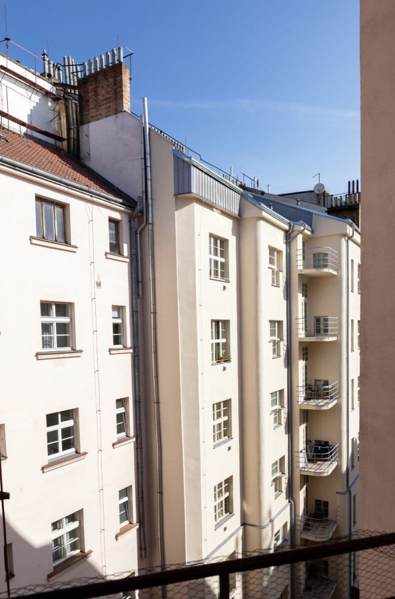 Pronájem bytu  60 m², Vršovická, Praha, Praha