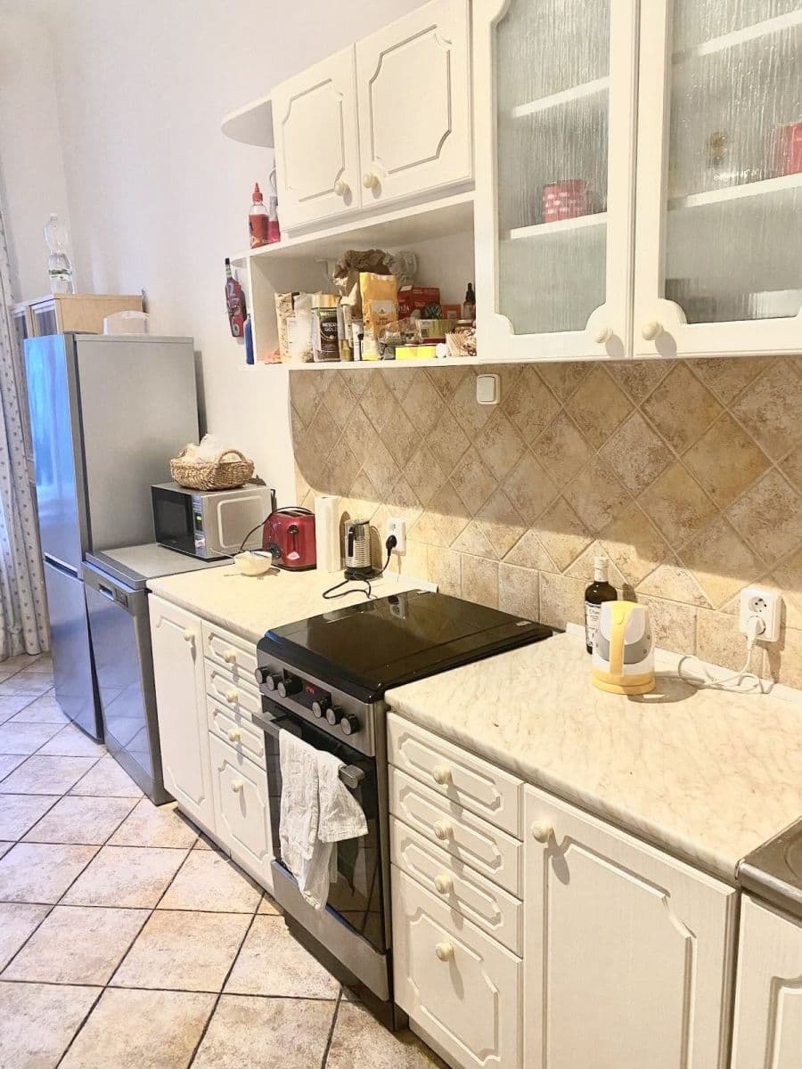 Pronájem bytu  150 m², Korunní, Praha, Praha