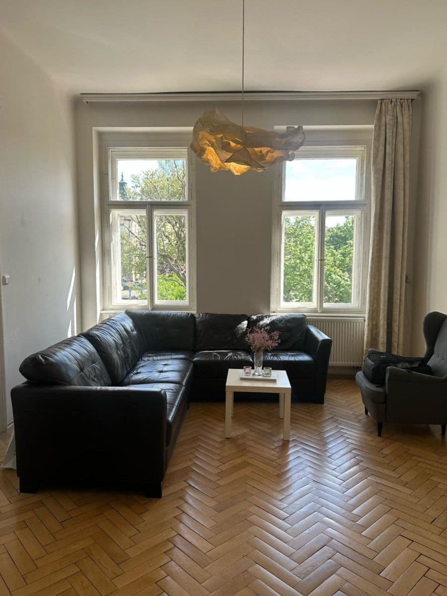 Pronájem bytu  150 m², Korunní, Praha, Praha