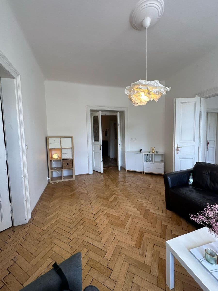 Pronájem bytu  150 m², Korunní, Praha, Praha