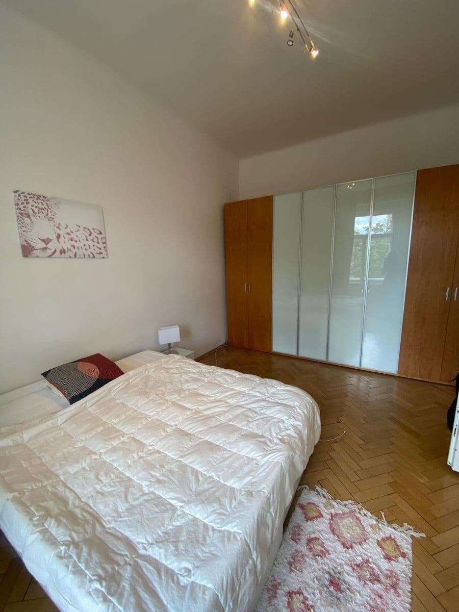 Pronájem bytu  150 m², Korunní, Praha, Praha