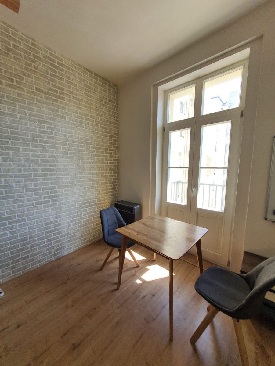 Pronájem bytu  51 m², Budečská, Praha, Praha