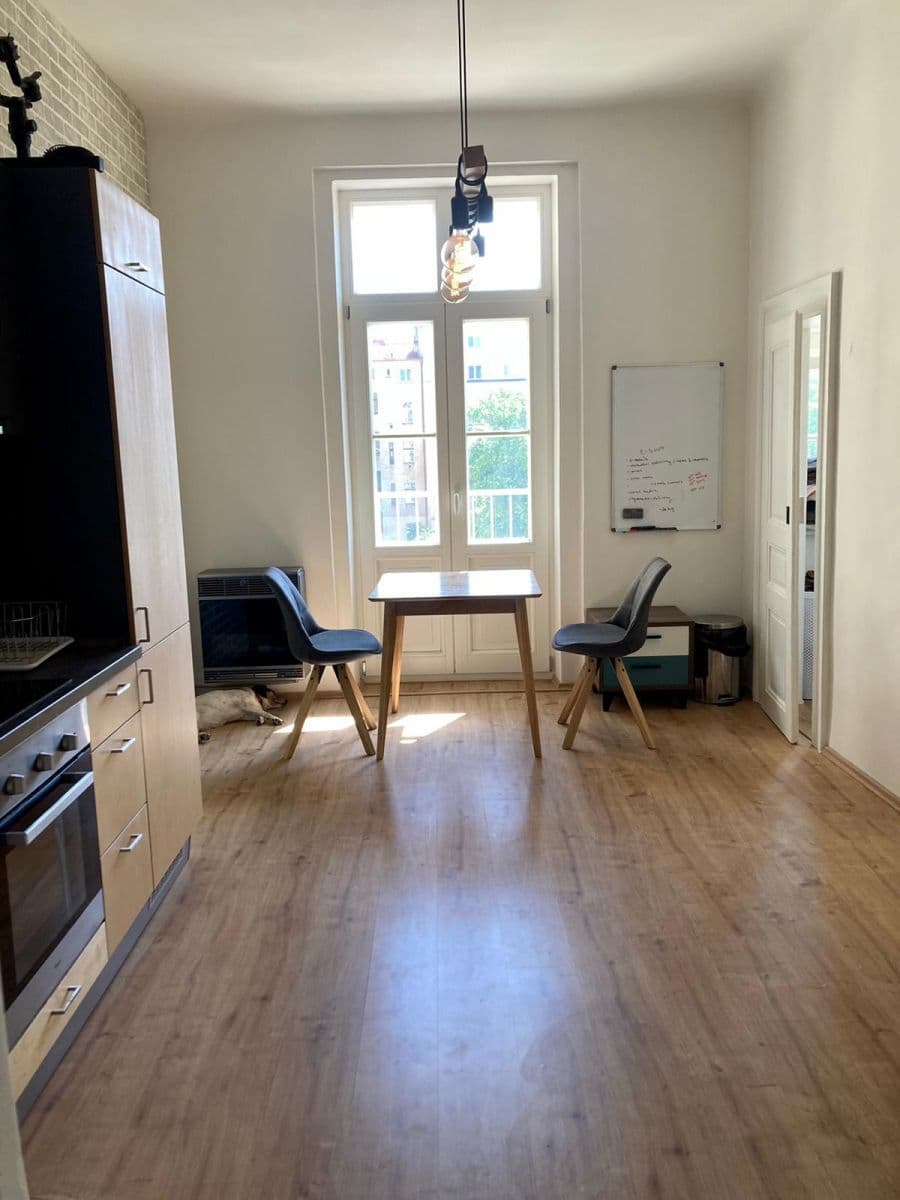 Pronájem bytu  51 m², Budečská, Praha, Praha