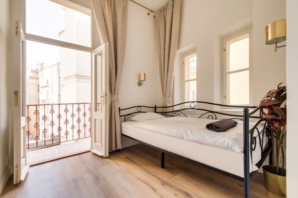 Pronájem bytu  103 m², Křižovnická, Praha, Praha