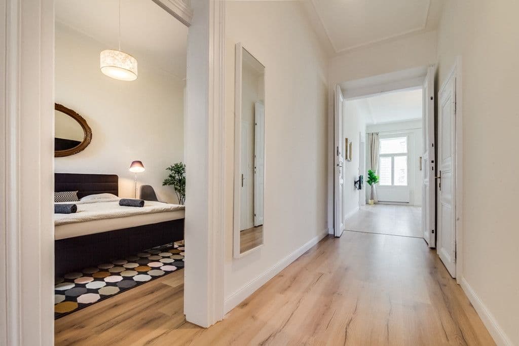 Pronájem bytu  103 m², Křižovnická, Praha, Praha