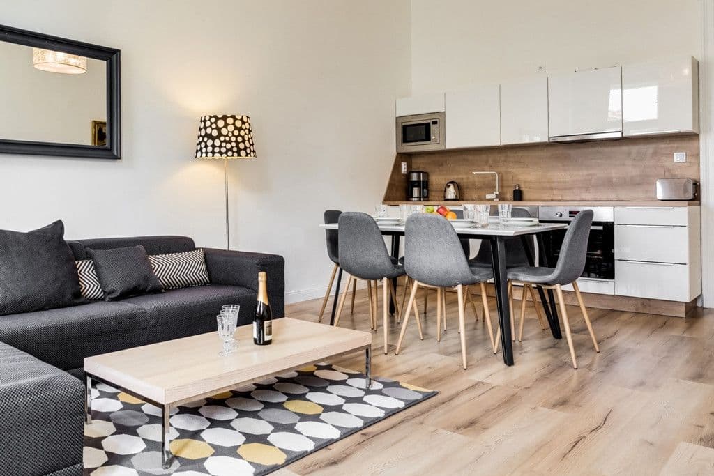 Pronájem bytu  103 m², Křižovnická, Praha, Praha