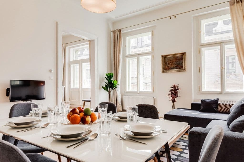 Pronájem bytu  103 m², Křižovnická, Praha, Praha