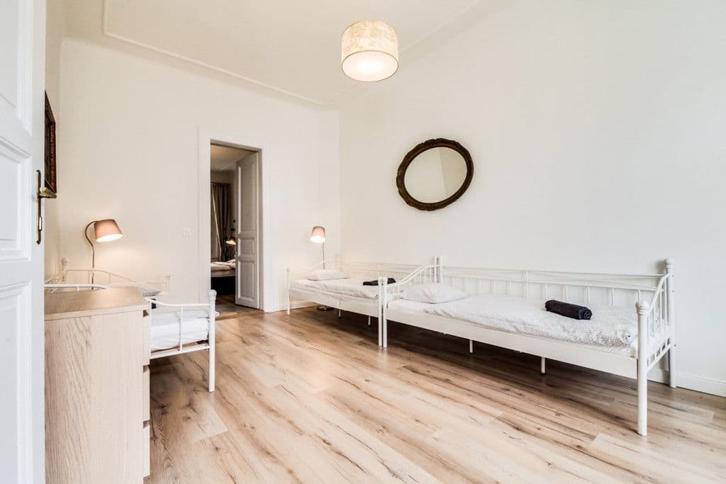 Pronájem bytu  103 m², Křižovnická, Praha, Praha