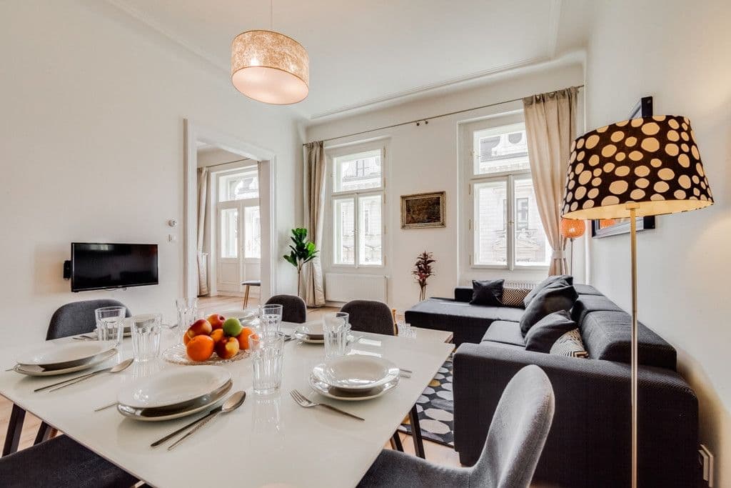 Pronájem bytu  103 m², Křižovnická, Praha, Praha