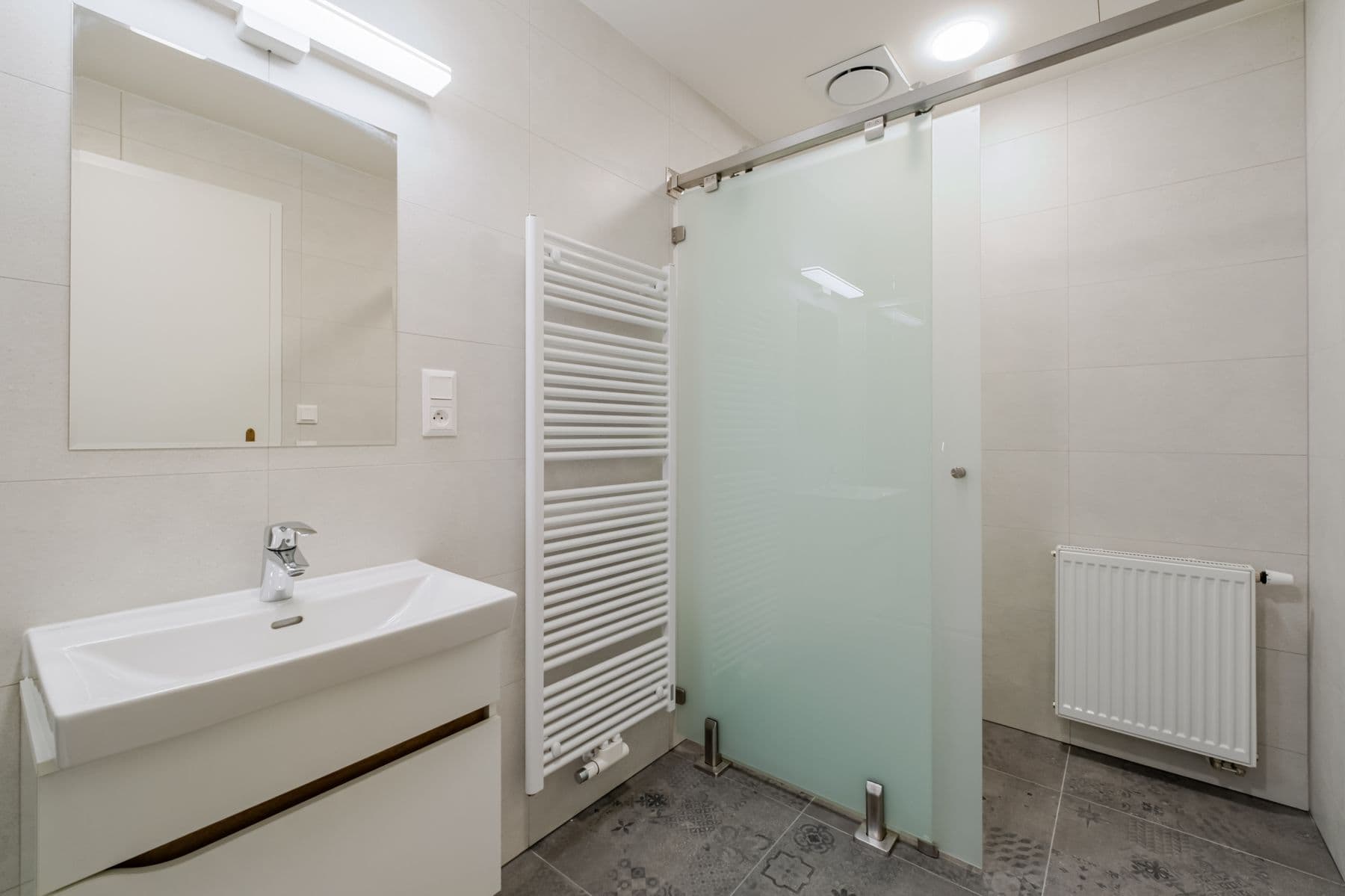 Pronájem bytu  30 m², Veletržní, Praha, Praha