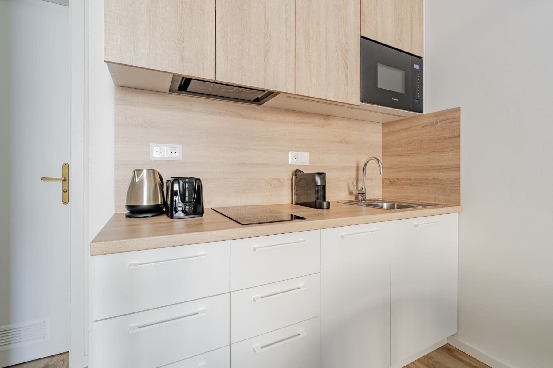 Pronájem bytu  30 m², Veletržní, Praha, Praha