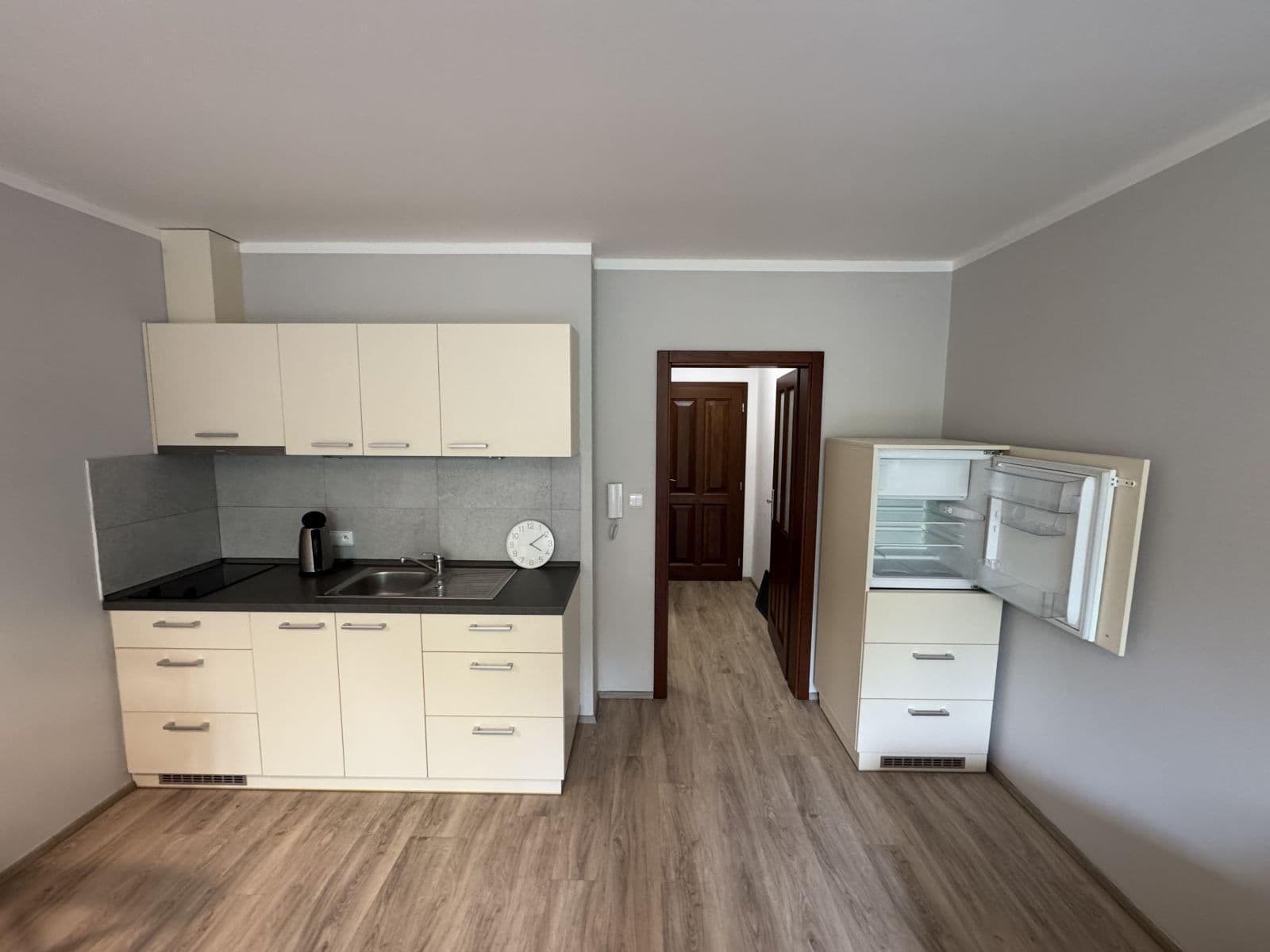 Pronájem bytu  33 m², Brázdim, Středočeský kraj
