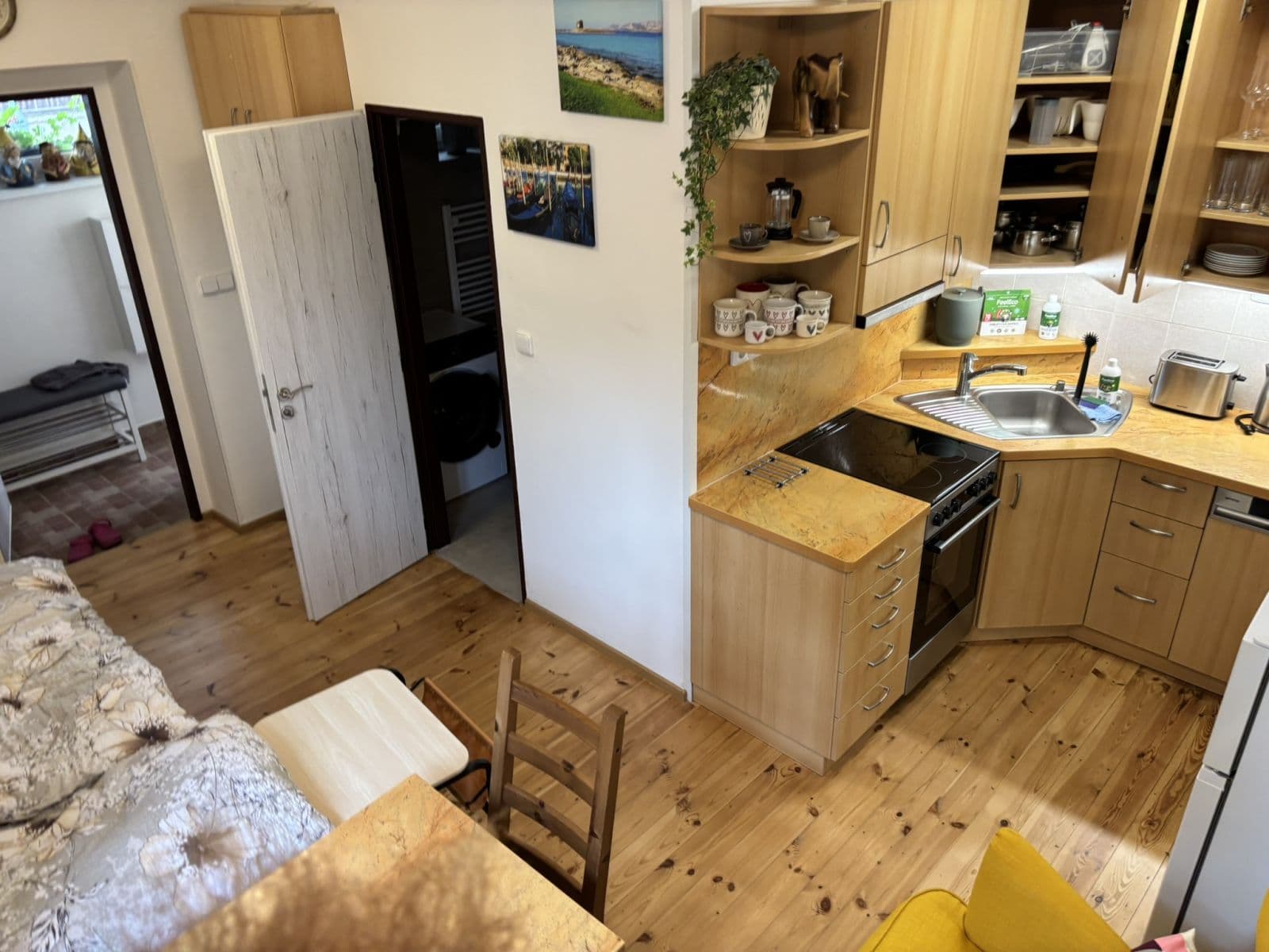 Pronájem bytu  22 m², Dědinská, Praha, Praha