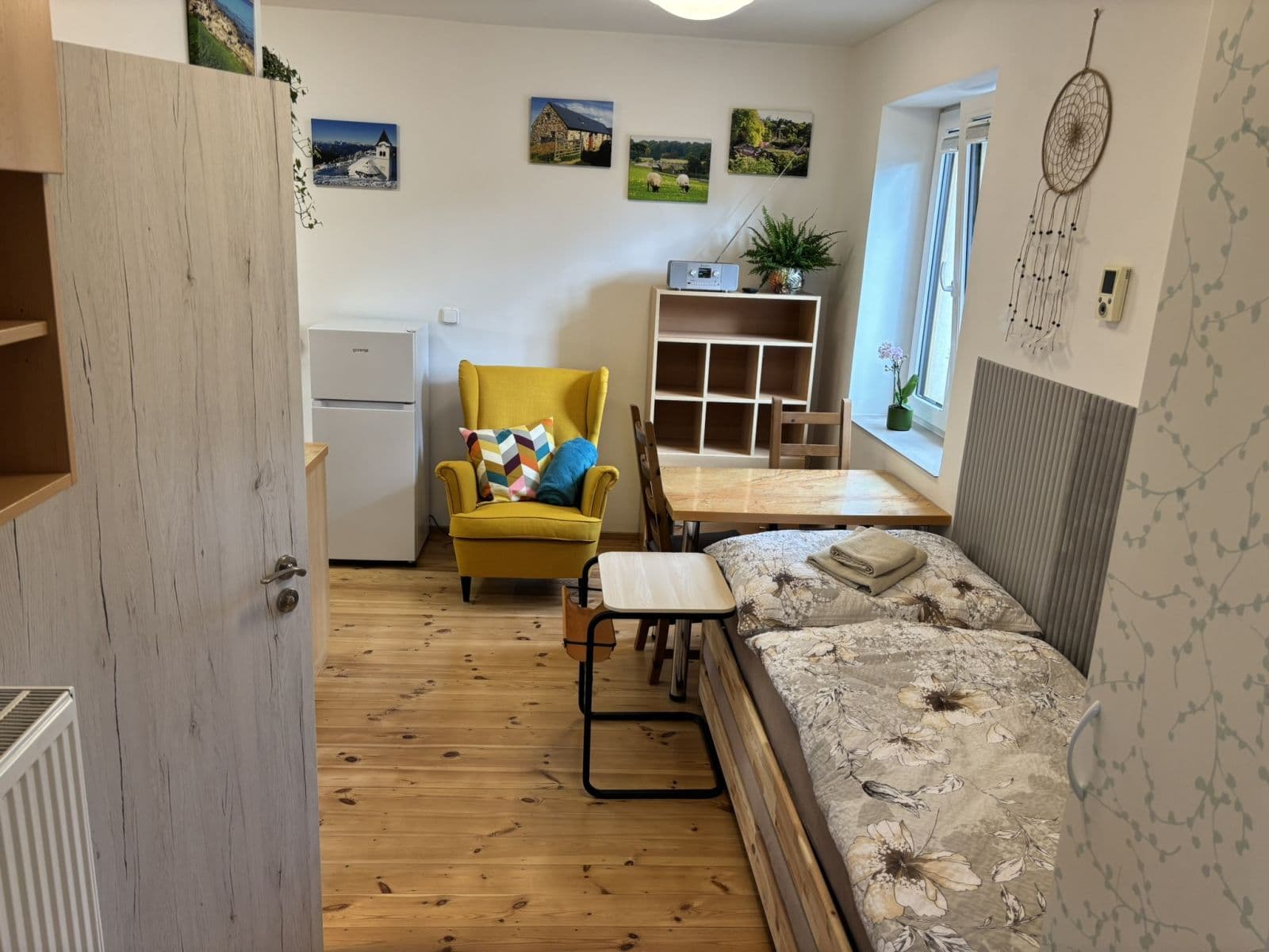 Pronájem bytu  22 m², Dědinská, Praha, Praha