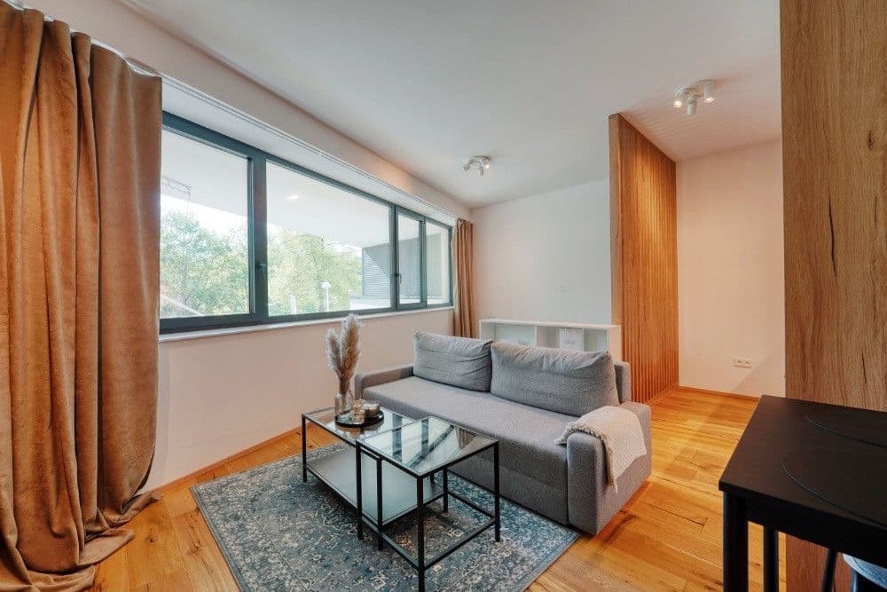 Pronájem bytu  34 m², Mošnova, Praha, Praha