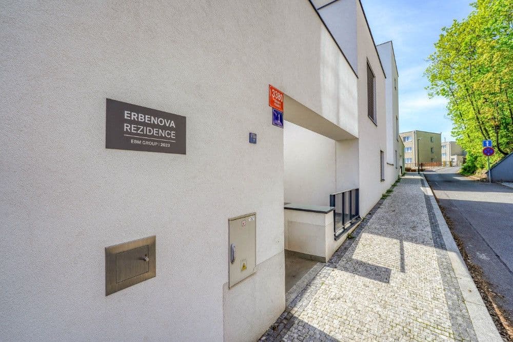 Pronájem bytu  34 m², Mošnova, Praha, Praha