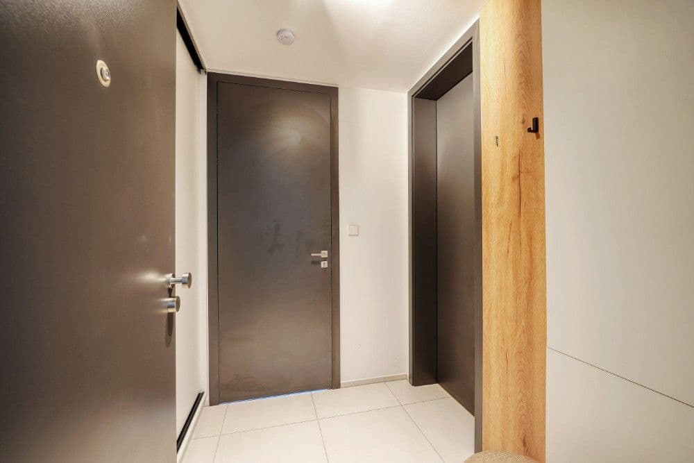 Pronájem bytu  34 m², Mošnova, Praha, Praha