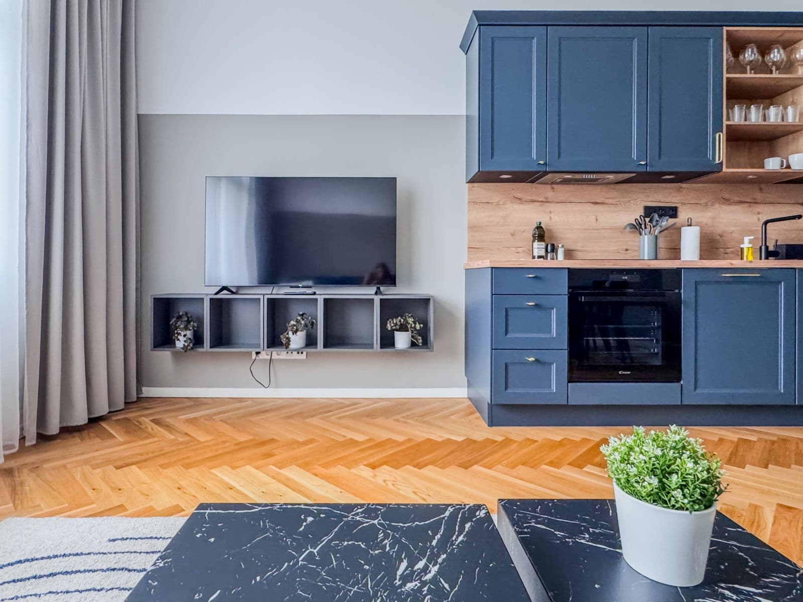 Pronájem bytu  55 m², Na Výšinách, Praha, Praha