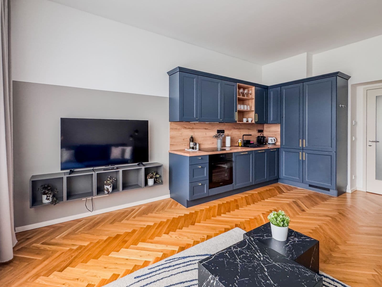 Pronájem bytu  55 m², Na Výšinách, Praha, Praha