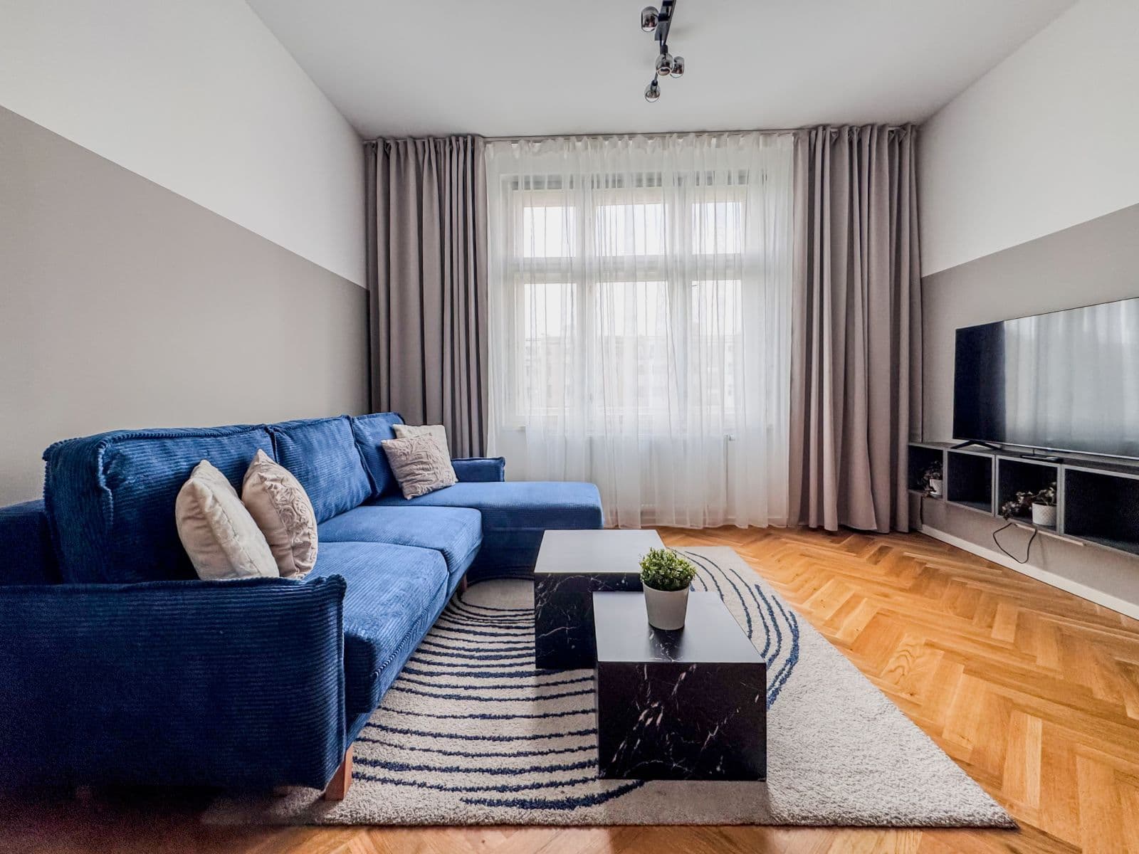 Pronájem bytu  55 m², Na Výšinách, Praha, Praha