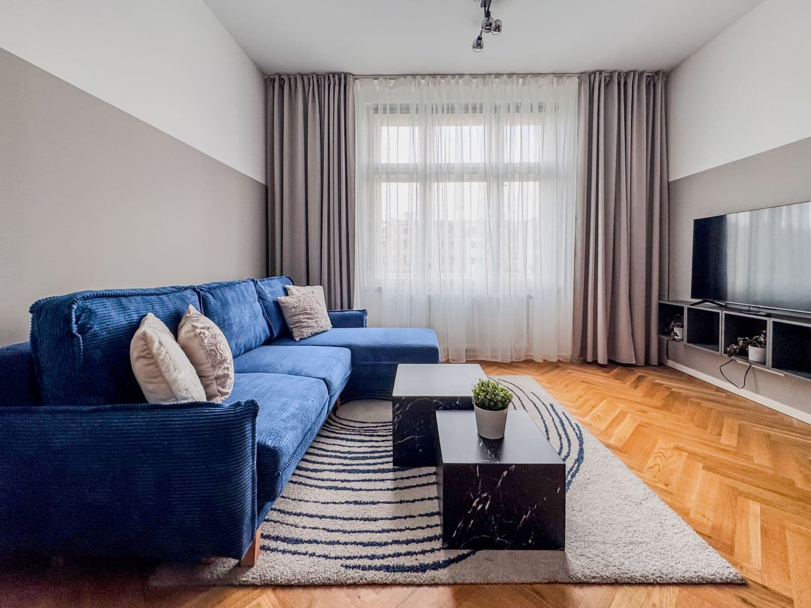 Pronájem bytu  55 m², Na Výšinách, Praha, Praha